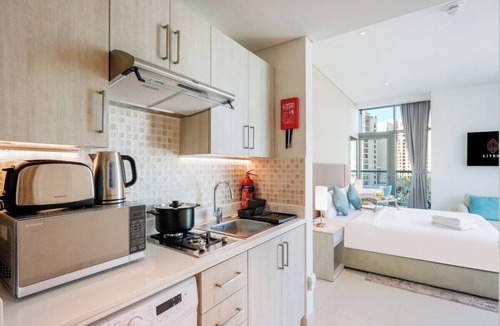 Palm Jumeirah Apartment | Livbnb- Cosy Studio in Palm, Close to Nakheel Mall