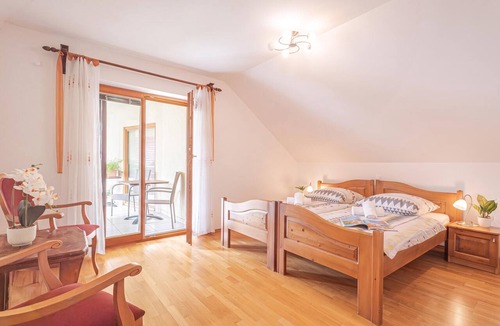 Zerovnica Hotel | Logar Farm Stay near Lake Cerknica - R1, Grahovo, Slovenia