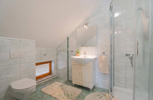 Zerovnica Hotel | Logar Farm Stay near Lake Cerknica - R1, Grahovo, Slovenia