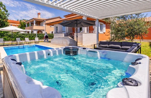 Valdebek Villa | Lotus Elite Villa with Pool & Jacuzzi 4