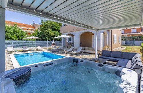 Valdebek Villa | Lotus Elite Villa with Pool & Jacuzzi 5