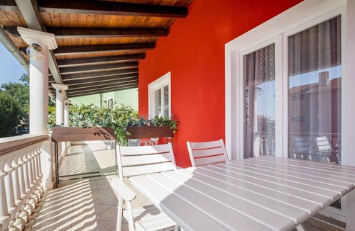 Pomer Apartment | Lovely apartment for 2 guests with pool, A/C, TV and terrace