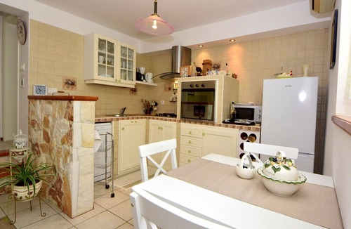 Okrug Gornji Apartment | Lovely apartment for 2 people with pool, WIFI, A/C, TV, terrace and pets allowed