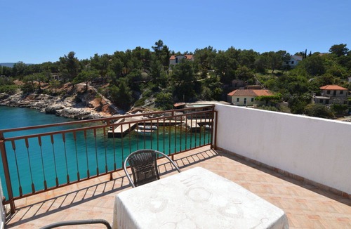 Vrbanj Apartment | Lovely apartment for 3 people with WIFI, TV and balcony