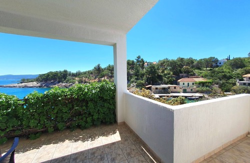 Vrbanj Apartment | Lovely apartment for 3 people with WIFI, TV and balcony