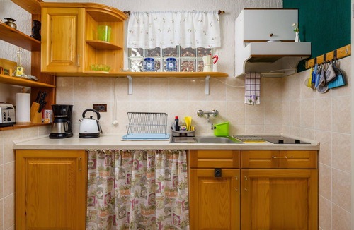 Tinjan Apartment | Lovely apartment for 4 guests with WIFI, A/C, private pool, TV, terrace and pets allowed