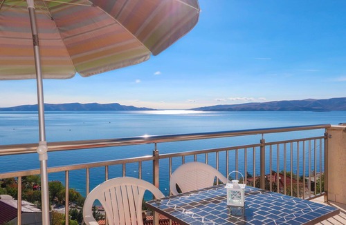 Vratarusa Apartment | Lovely apartment for 4 guests with A/C, WIFI, TV and terrace