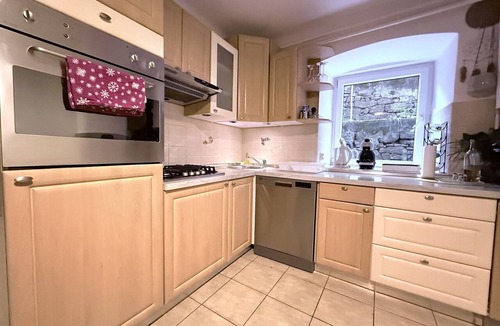 Volosko Apartment | Lovely apartment for 4 people with A/C, WIFI, TV, patio and pets allowed