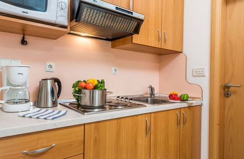 Kampor Apartment | Lovely apartment for 4 people with A/C, pool, WIFI, TV and balcony