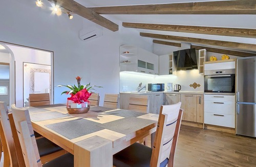 Valica Apartment | Lovely apartment for 6 guests with A/C, WIFI, private pool, TV and terrace