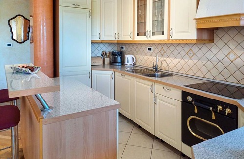 Viskovo Apartment | Lovely apartment for 6 guests with WIFI, A/C, pool, TV, balcony, pets allowed and panoramic view