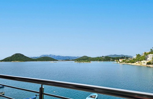Blace Apartment | Lovely apartment for 4 guests with A/C, WIFI, TV, balcony and pets allowed