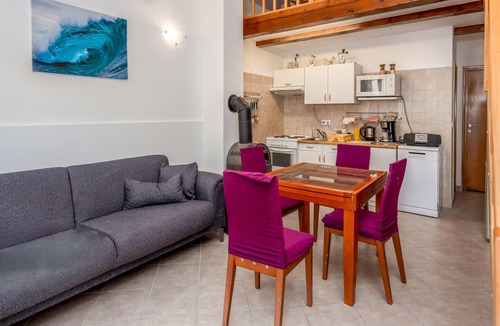 Banjol Apartment | Lovely apartment in Banjol with WiFi