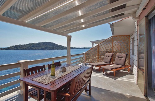 Blato Apartment | Lovely apartment in Blato with house sea view