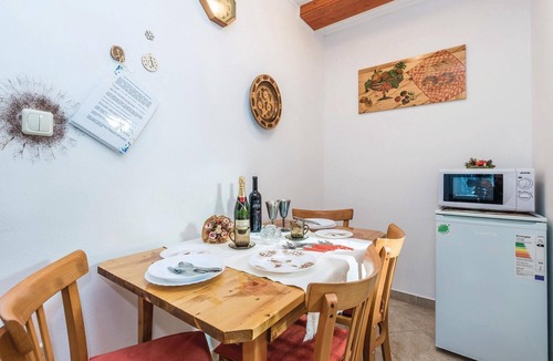 Delnice Apartment | Lovely apartment in Delnice with WiFi