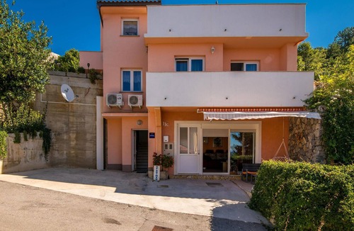 Stara Baska Apartment | Lovely apartment in Stara Baska with WiFi