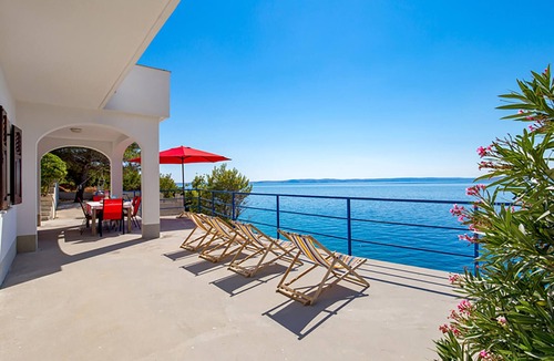 Jablanac Apartment | Lovely apartment in Jablanac with WiFi
