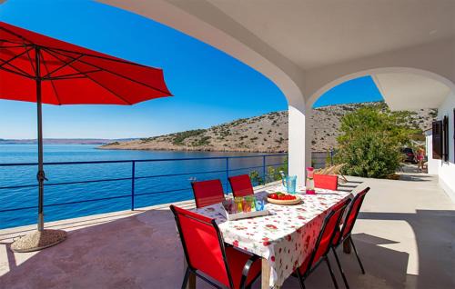 Jablanac Apartment | Lovely Apartment In Jablanac With Wifi