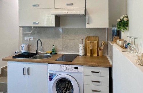 Karlobag Apartment | Lovely apartment in Karlobag with WiFi