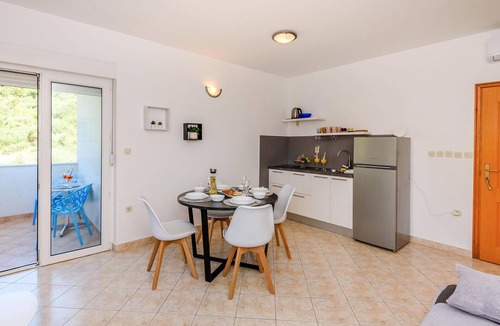 Klek Apartment | Lovely apartment in Klek with swimming pool