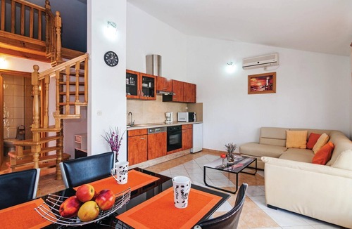 Krusevo Apartment | Lovely apartment in Krusevo with house sea view