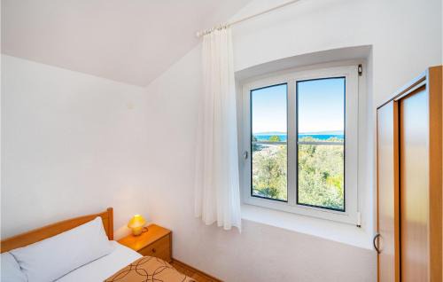 Nevidane Apartment | Lovely Apartment In Nevidane With House Sea View