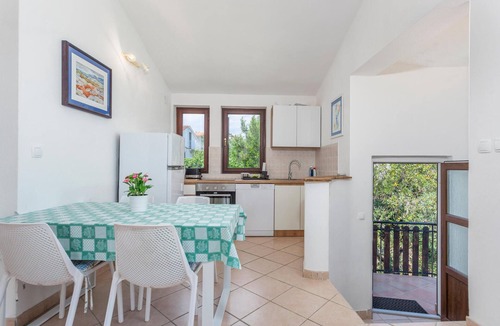 Krk Apartment | Lovely apartment in Pinezici with WiFi