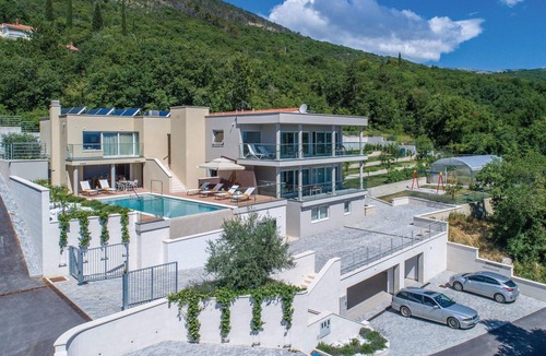 Zagorje Apartment | Lovely apartment in Plomin with WiFi