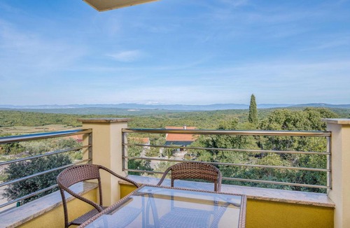 Salatic Apartment | Lovely Apartment In Salatici
