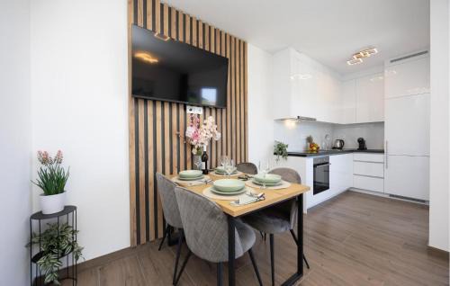 Stanici Apartment | Lovely Apartment In Stanici With Swimming Pool