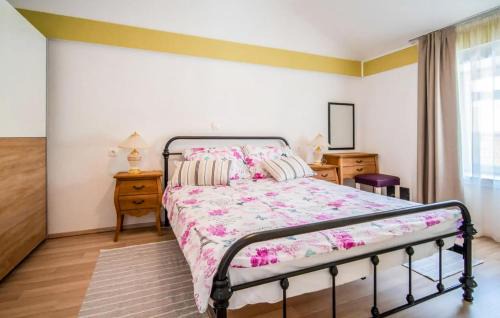 Veli Brgud House | Lovely Apartment In Veli Brgud With Wifi