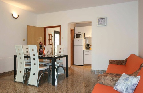 Klimno House | Lovely apartment in villa for 10 people with WIFI, TV, terrace and pets allowed