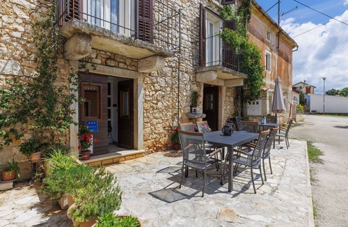 Kukci House | Lovely apartment in villa for 3 guests with WIFI, A/C, TV, terrace and pets allowed