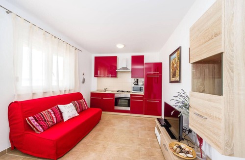 Zdrelac Apartment | Lovely apartment in Zdrelac with swimming pool