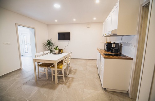 Kobarid Apartment | Lovely Apartment with Terrace & Garden at Soča River