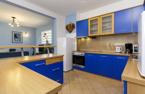 Topid Apartment | Lovely apartment with WIFI, A/C, private pool, TV, terrace, pets allowed and panoramic view
