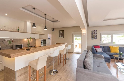 Bilisane House | Lovely home in Bilisane