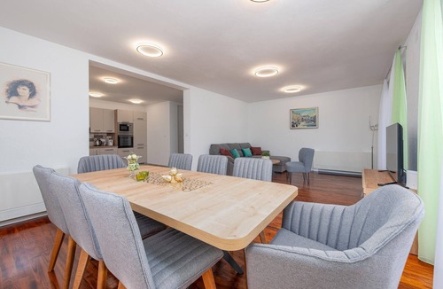 Gospic House | Lovely home in Debelo Brdo with sauna