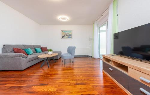 Gospic House | Lovely Home In Debelo Brdo With Sauna