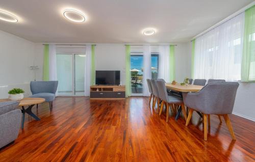 Gospic House | Lovely Home In Debelo Brdo With Sauna