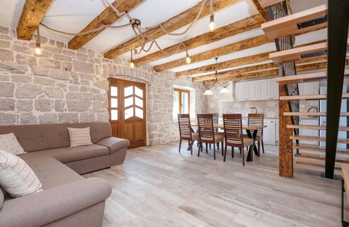Imotski House | Lovely home in Donji Vinjani