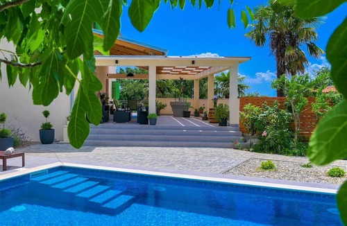 Kras House | Lovely home in Dobrinj