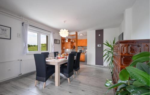 Duga Resa House | Lovely Home In Duga Resa