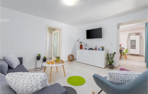 Mali Vareski House | Lovely Home In Duga Uvala