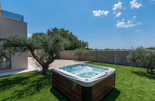 Galizana House | Lovely home in Galizana with sauna