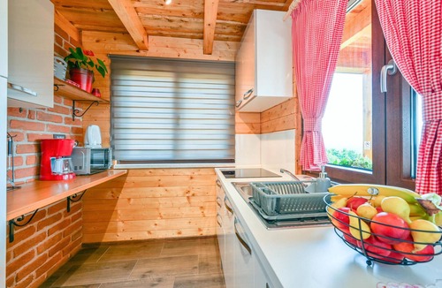 Grabrovnik House | Lovely home in Grabrovnik with sauna