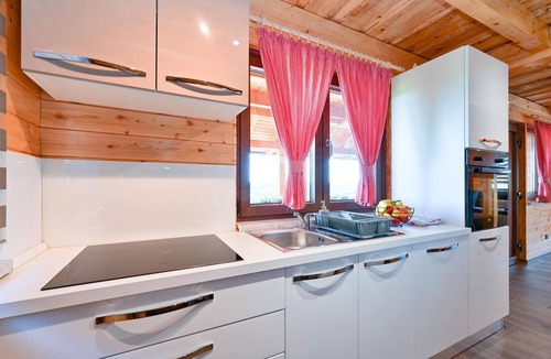 Grabrovnik House | Lovely home in Grabrovnik with sauna