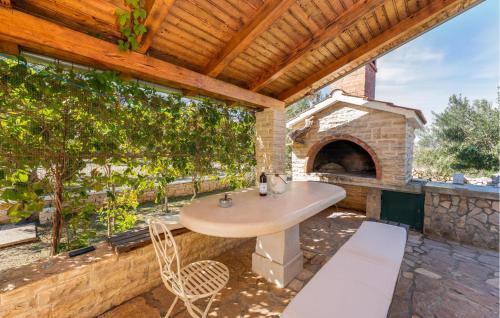 Betina House | Lovely Home In Prosika With Wifi