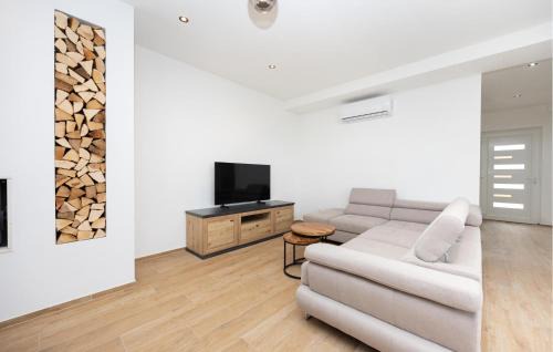 Kastel Stafilic House | Lovely Home In Kastel Stafilic