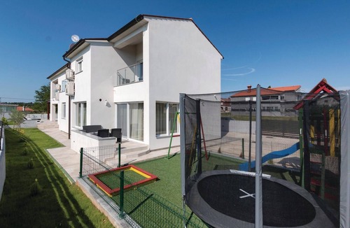 Marcana House | Lovely home in Marcana with sauna